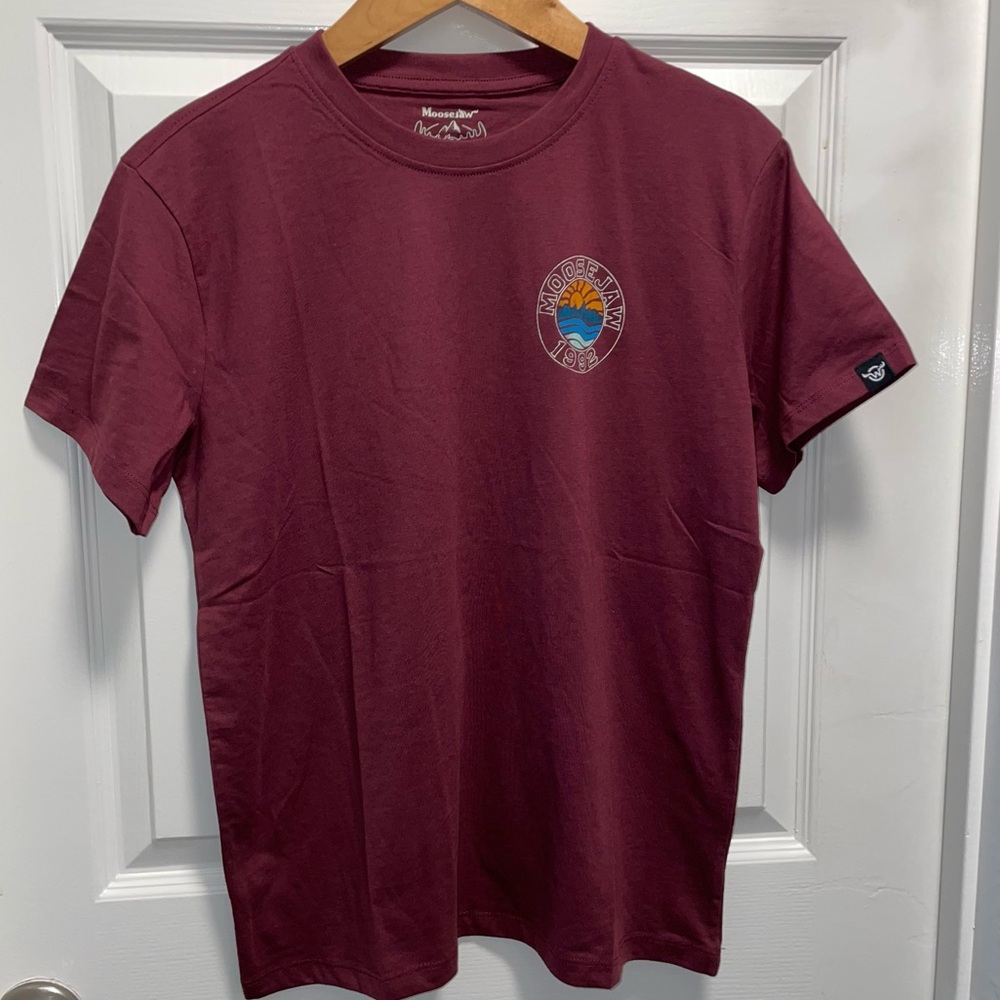 Women’s Moosejaw T Shirt Large Camping 1992 Burgundy NWT